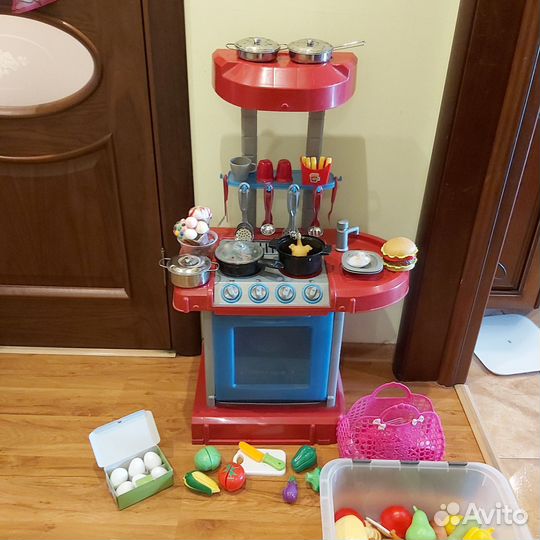 Кухня детская с посудкой и продуктами