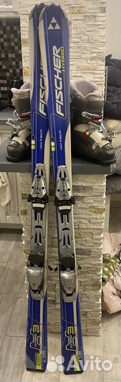 Горные лыжи и ботинки