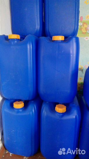 Канистры пластиковые 35 литров