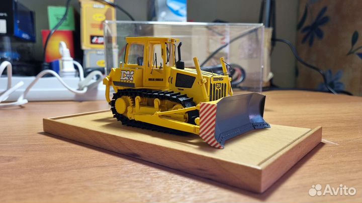 Модель трактора Б-100