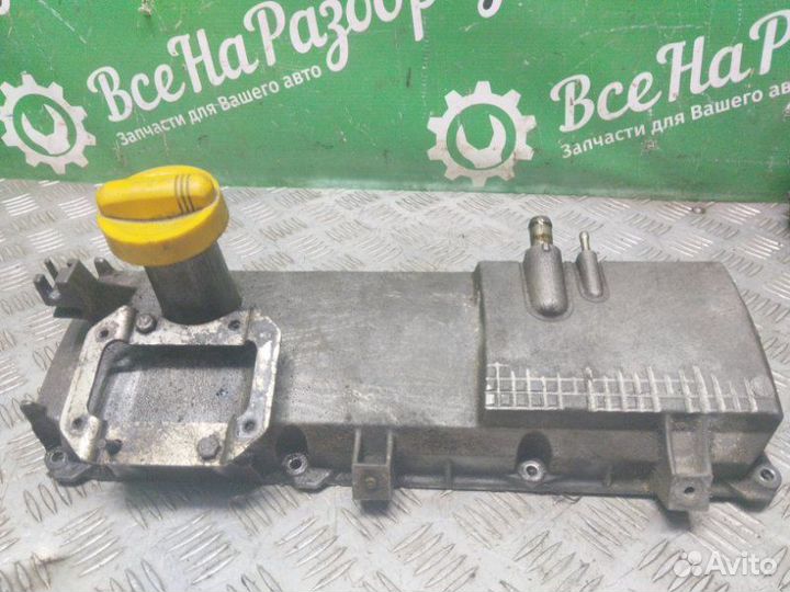 Клапанная крышка Renault Logan 1 2005-2009