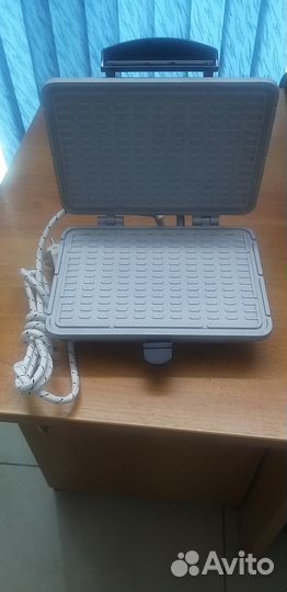 Электро вафельница Лакомка