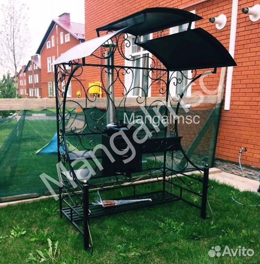 Мангал с крышей