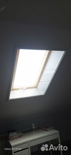 Москитная сетка на мансардное окно