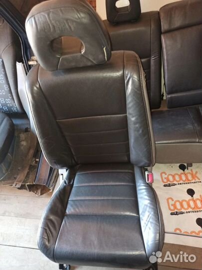 Комплект сидений Nissan X-Trail T30