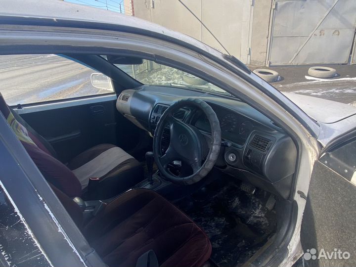 Toyota Corolla 1.3 AT, 1999, 212 000 км