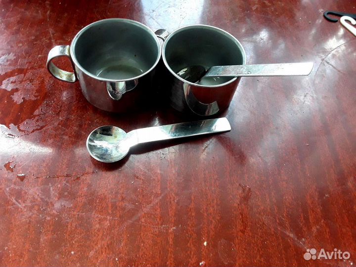 Сковорода и кофейные чашки фирмы цептер