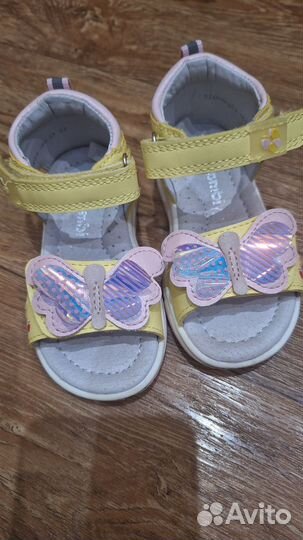 Сандалии для девочки