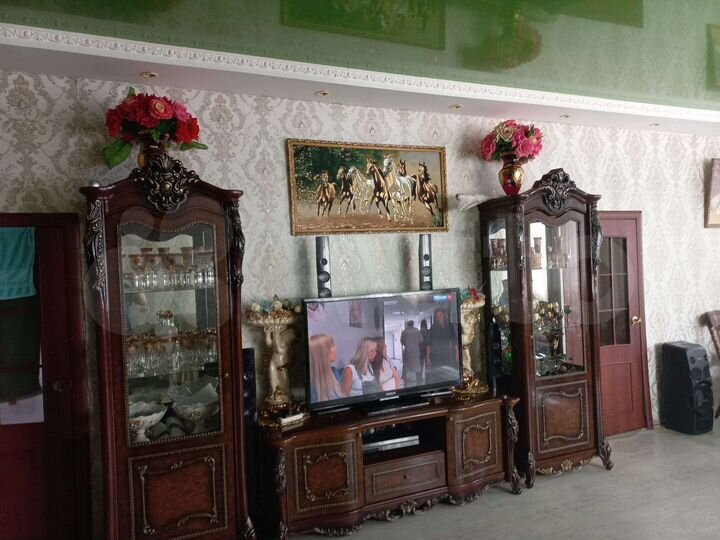 Дом 168 м² на участке 8 сот.