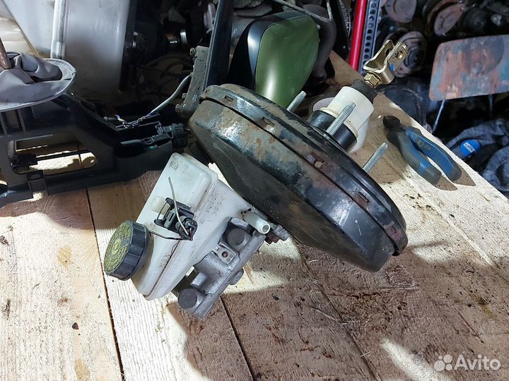 Вакуумный усилитель тормозов Toyota Yaris P1 2001