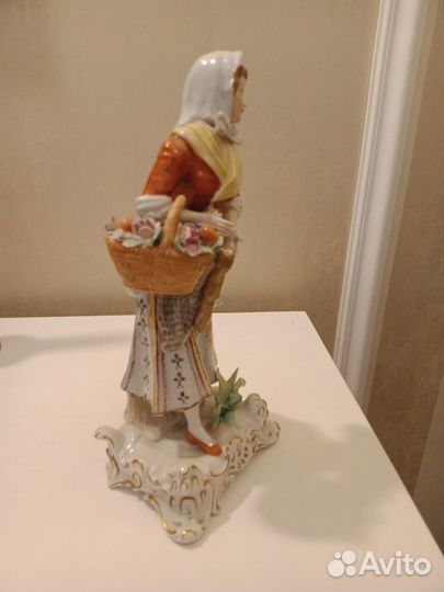 Статуэтка Дама с корзинкой, Германия, конец 19- на