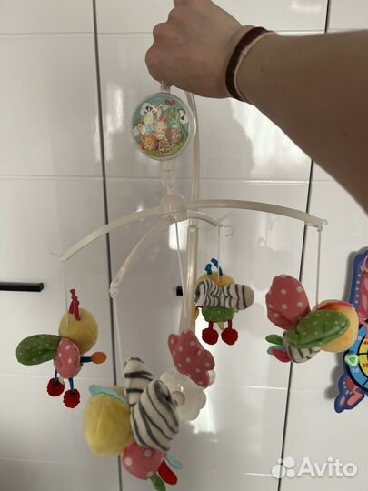 Музыкальный мобиль на кроватку