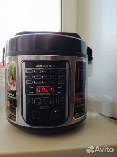 Мультиварка Redmond-RMC36