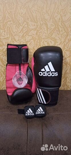 Боксерские перчатки 10 oz adidas