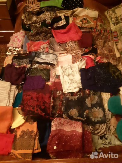 Женские платки и шарфы