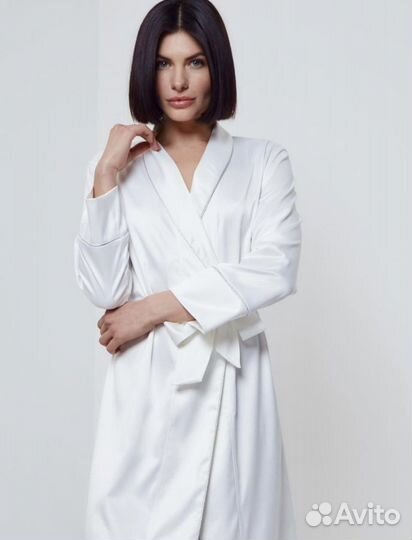Халат шелковый белый