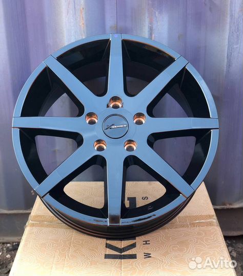 Диски KMC KM651 Slide R22 на Lexus 570 LC200