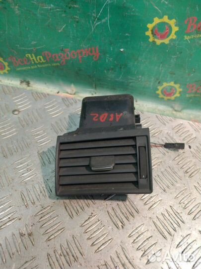 Дефлектор воздуховода Audi A8 D3 седан 2.0 1990