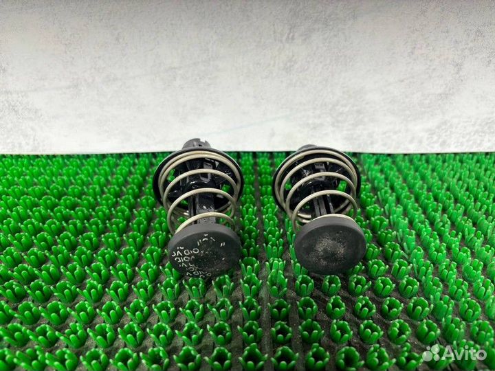 Пружина капота