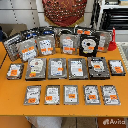 Жесткие диски в ассортименте