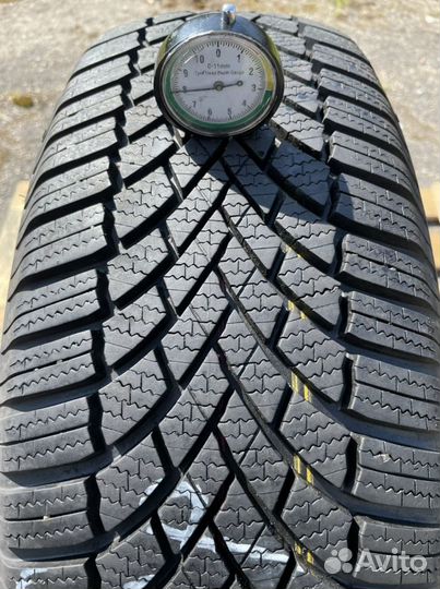 Bridgestone Blizzak LM-005 215/65 R16