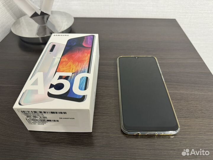 Samsung Galaxy A50, 4/64 ГБ