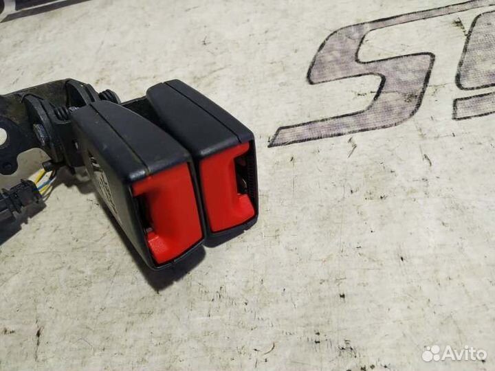 Замок ремня безопасности Audi A3 8V hatchback 1.8