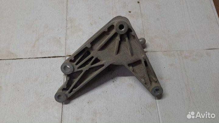 Кронштейн опоры двигателя Opel Опель Astra J Астра