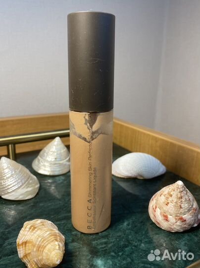 Becca хайлайтер Shimmering Skin Perfector