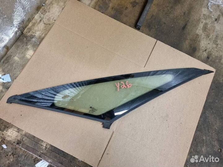 Стекло кузовное глухое левое Opel Zafira C 2013