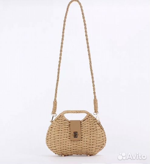 Соломенная сумка из рафии плетеная