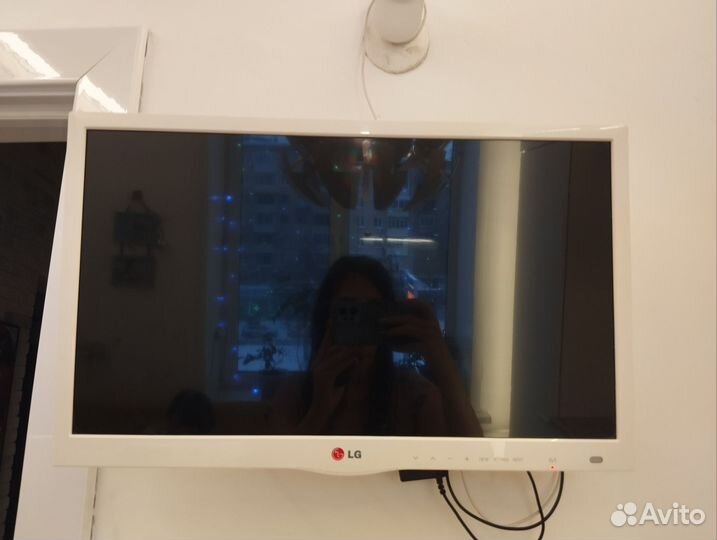 Телевизор LG 22LN457U