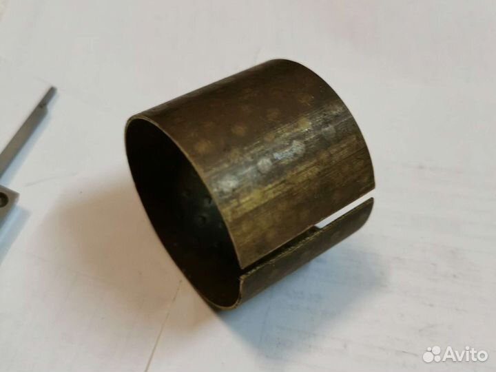 Втулка разжим.кулака перед. 677.3501077