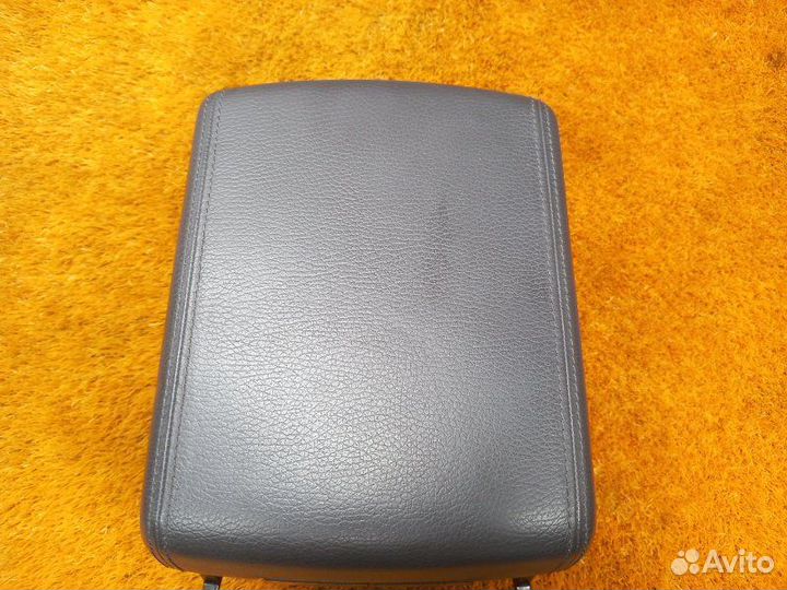 Подлокотник Volkswagen Touareg 7L AXQ 2005