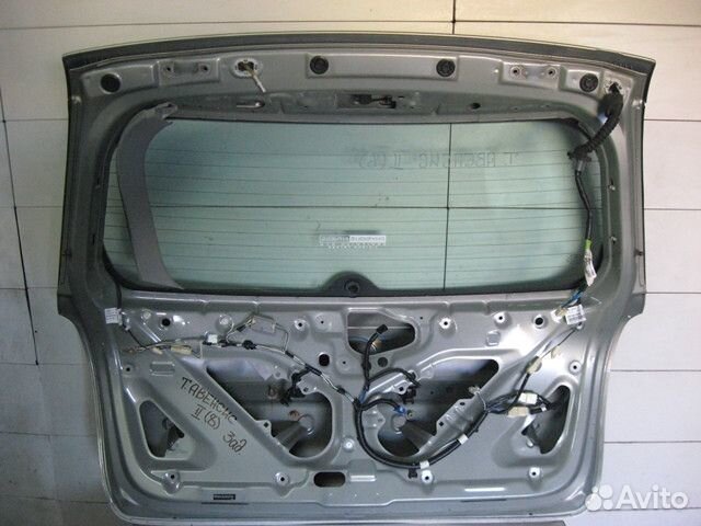 Дверь багажника со стеклом Тойота Авенсис 2