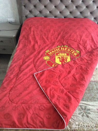 Продам фирменное одеяло