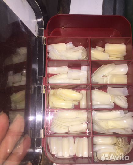 Типсы и инструмент для маникюра