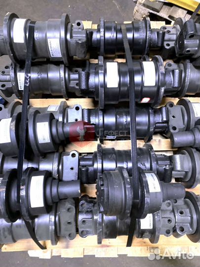 Каток опорный Hyundai 207-30-16102