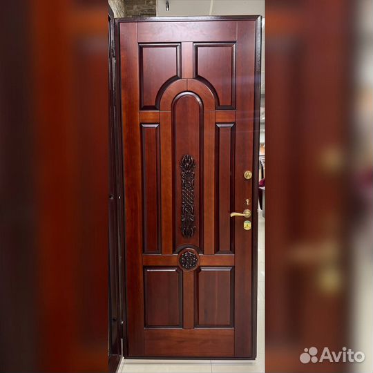 Входная дверь 