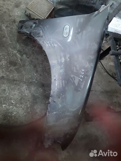 Митсубиси л200 l200 крыло правое
