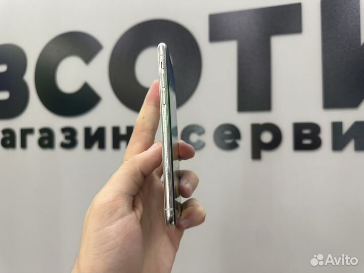 iPhone X, 64 ГБ