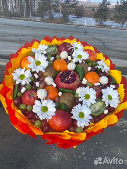 Цветочно-фруктовый букет