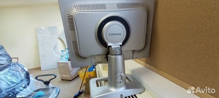 Монитор samsung 214T