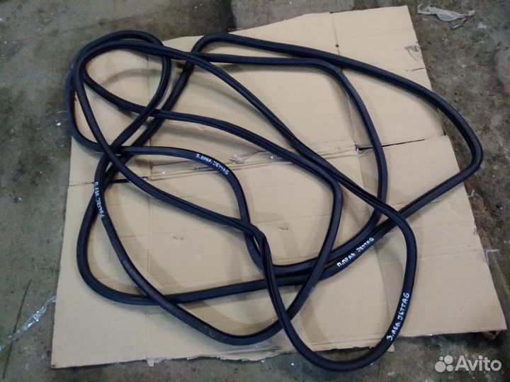 Уплотнитель резинка Volkswagen Jetta 6 1.6AT 2011+