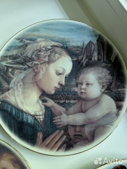 Настенные фарфоровые тарелки 