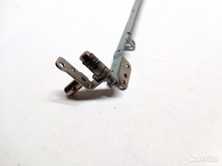 Петля правая ноутбука Asus M50S