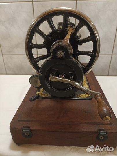 Швейная машинка 