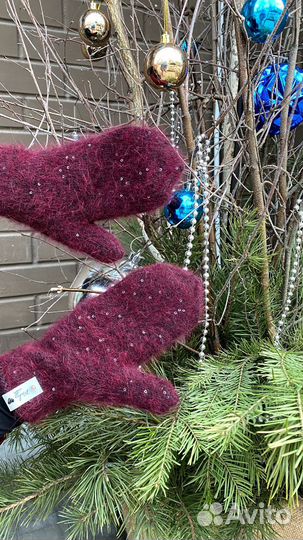 Варежки вязаные женские