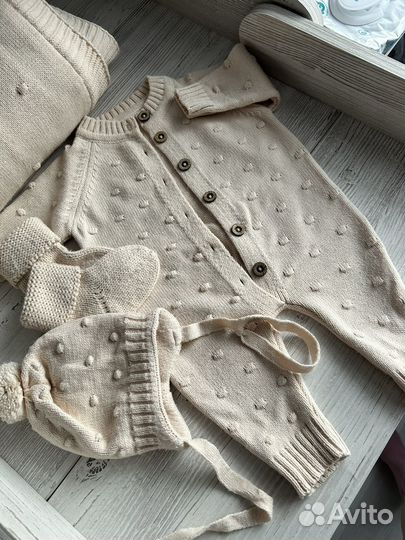 Комплект на выписку вязанный