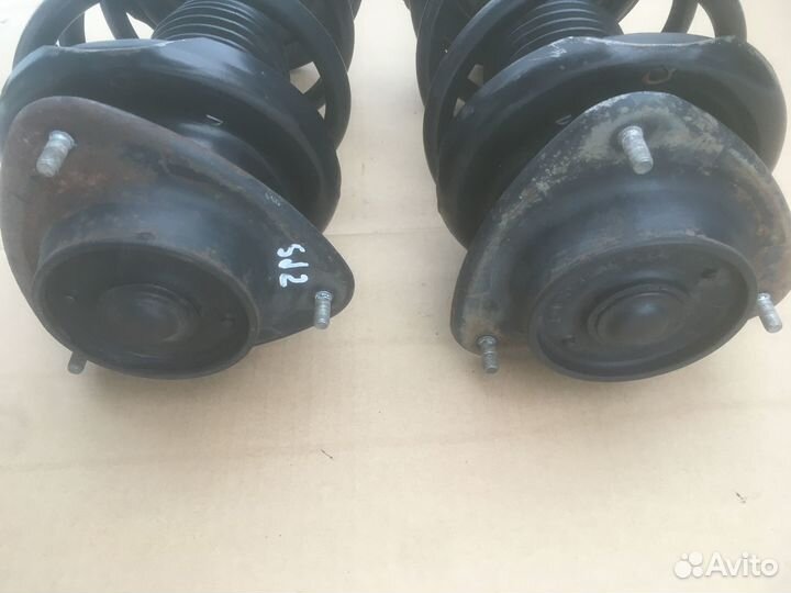 Subaru Forester SJ передние стойки в сборе